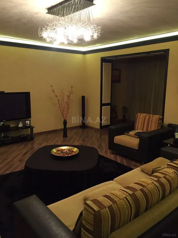 Satılır 2 otaqlı mənzil 71 m²