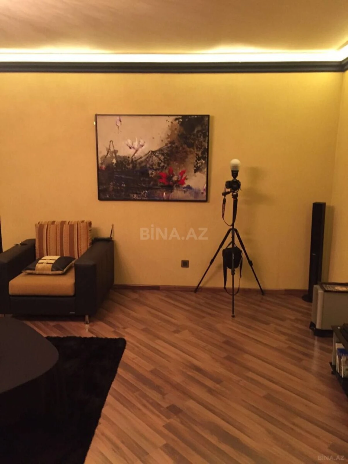 Satılır 2 otaqlı mənzil 71 m²