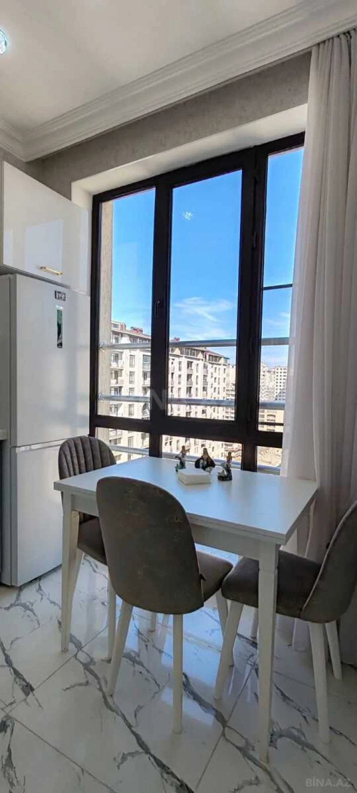 Kirayə verilir 2 otaqlı mənzil 60 m²