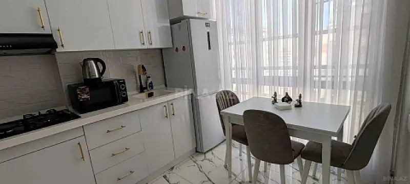 Kirayə verilir 2 otaqlı mənzil 60 m²