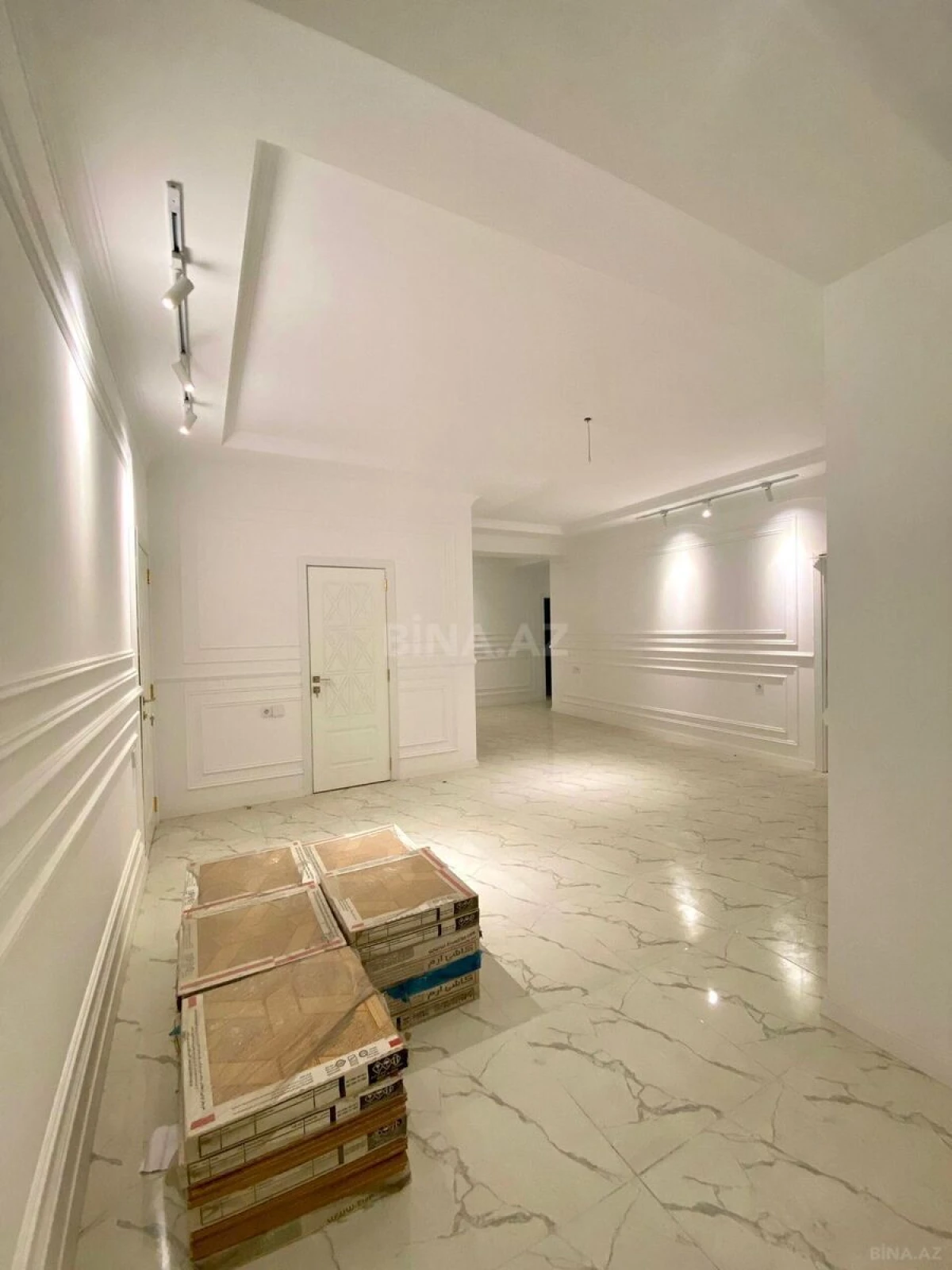 Satılır 3 otaqlı mənzil 160 m²