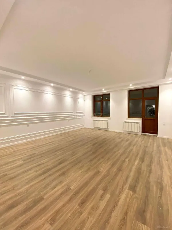 Satılır 3 otaqlı mənzil 160 m²