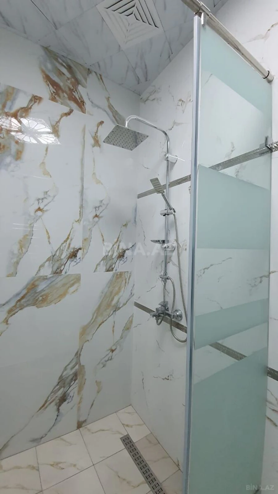 Kirayə verilir 3 otaqlı mənzil 150 m²