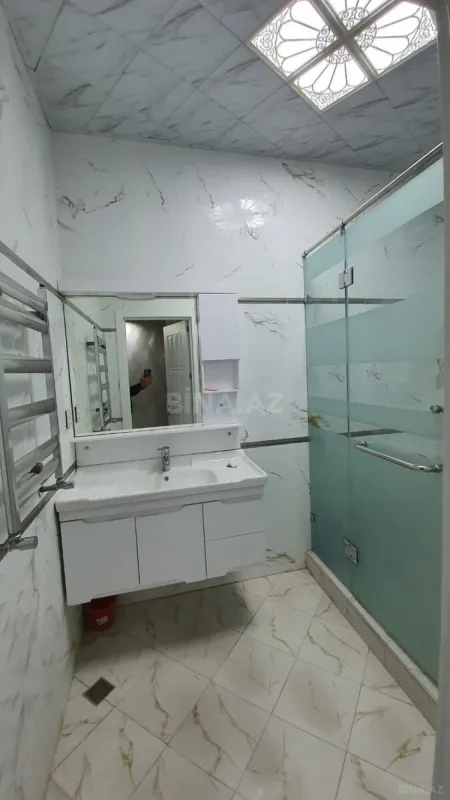 Kirayə verilir 3 otaqlı mənzil 150 m²