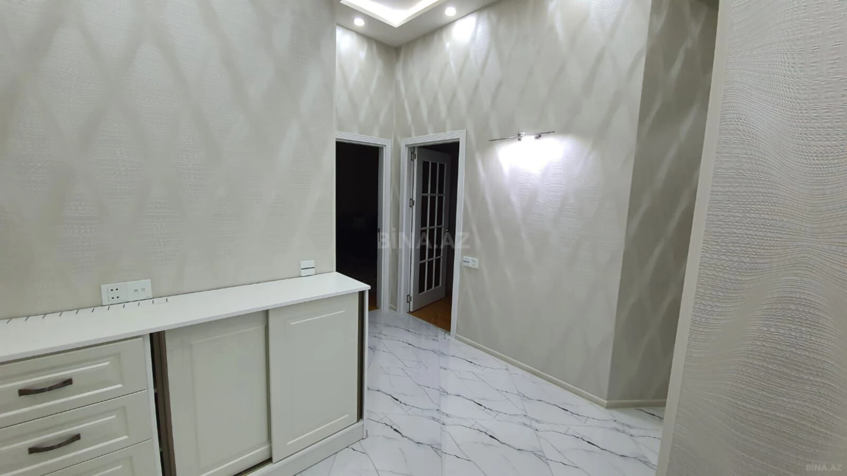 Kirayə verilir 3 otaqlı mənzil 150 m²