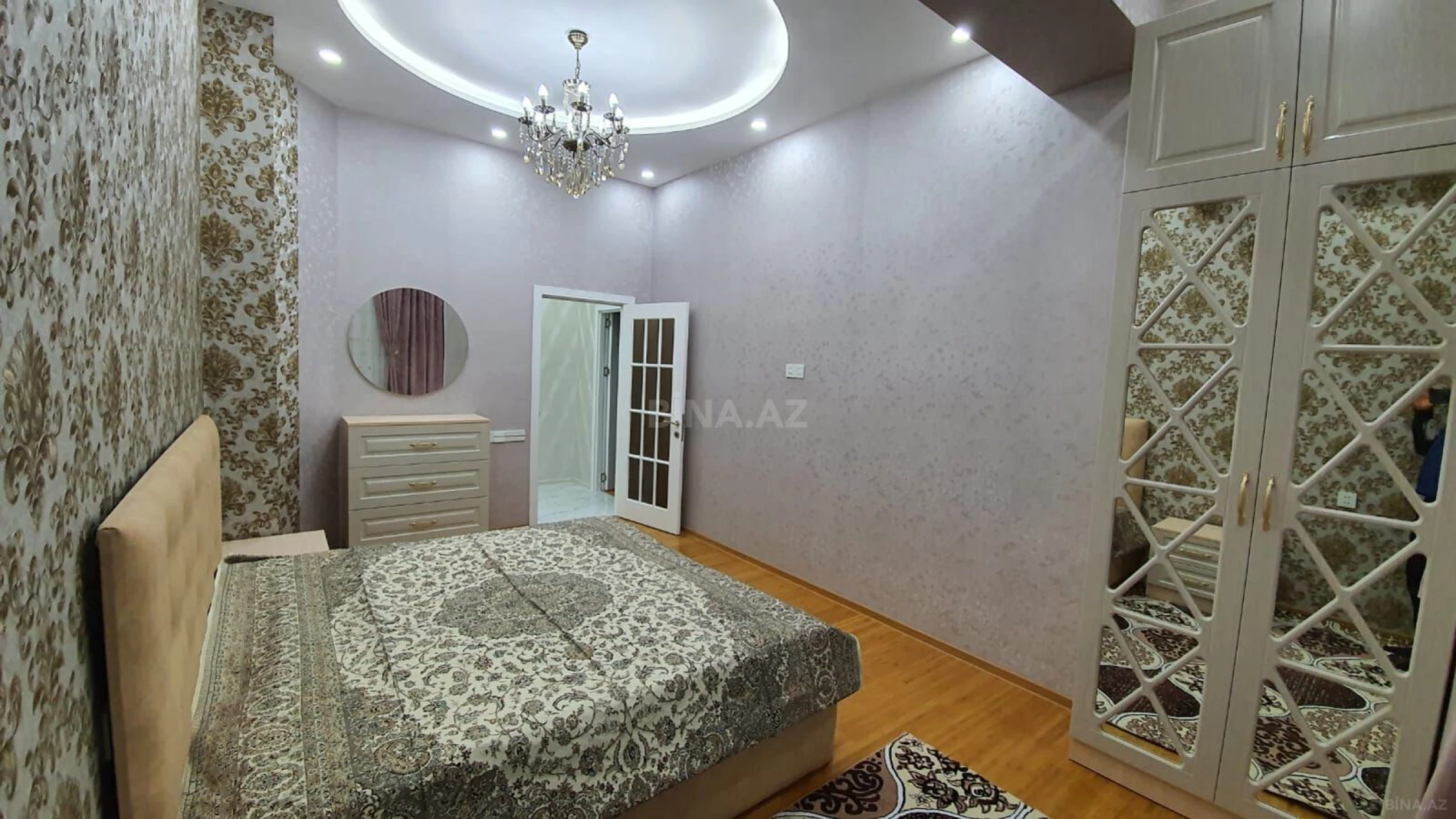 Kirayə verilir 3 otaqlı mənzil 150 m²