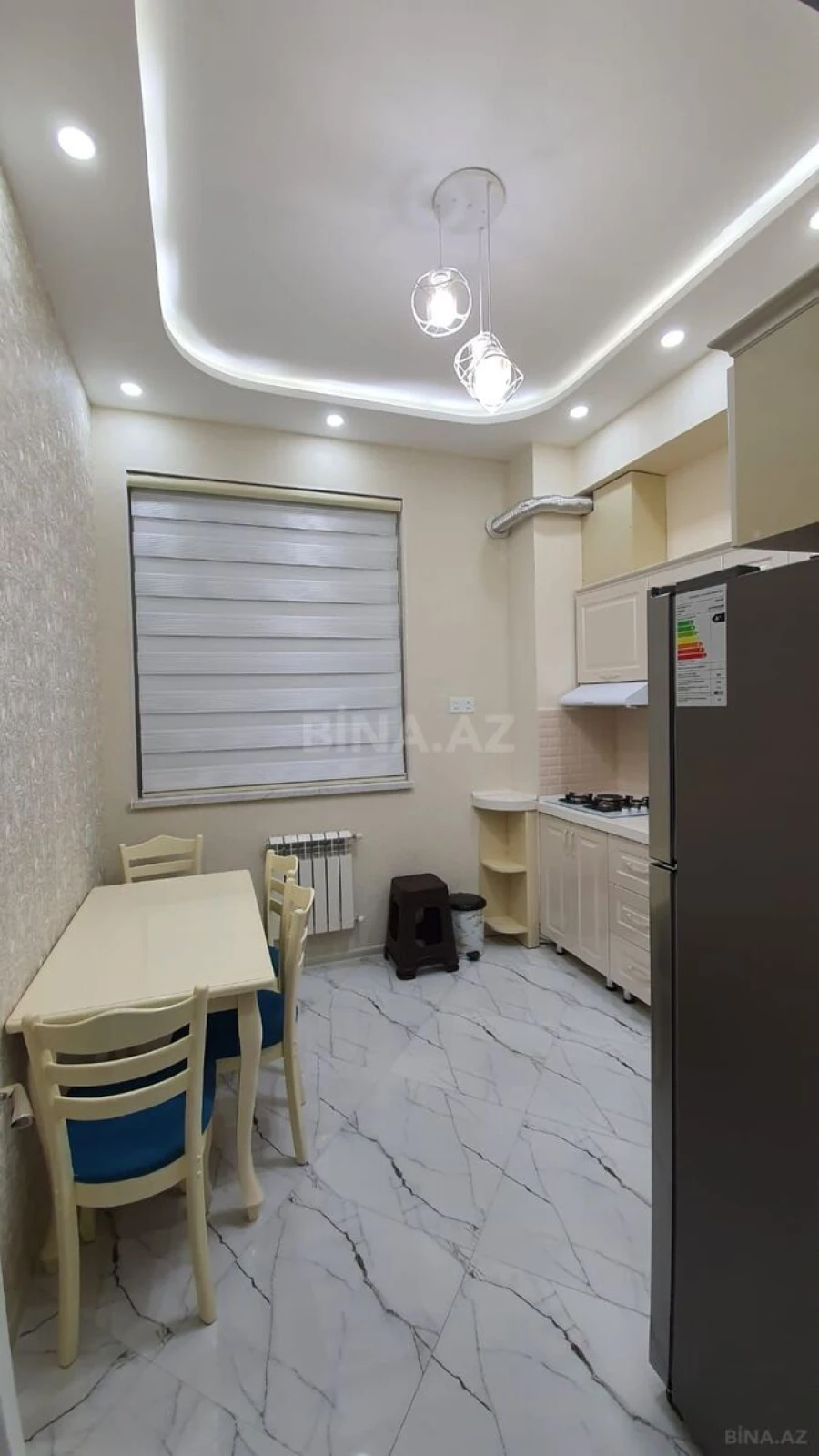 Kirayə verilir 3 otaqlı mənzil 150 m²
