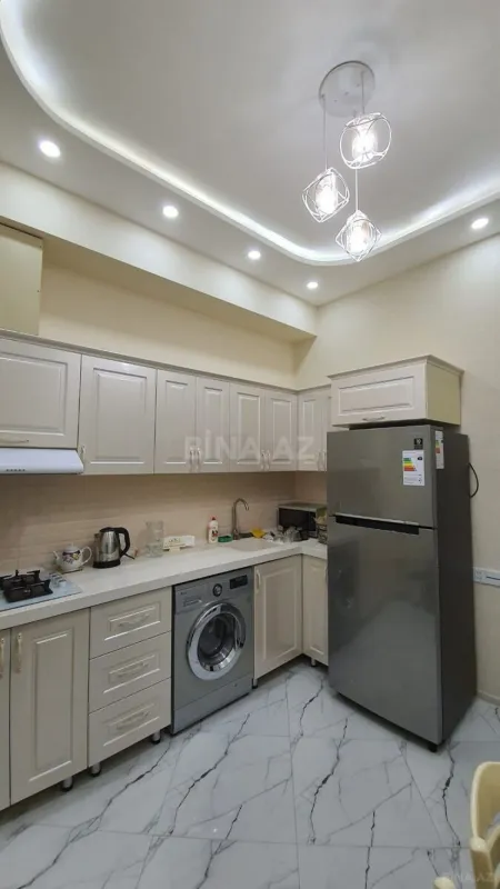 Kirayə verilir 3 otaqlı mənzil 150 m²