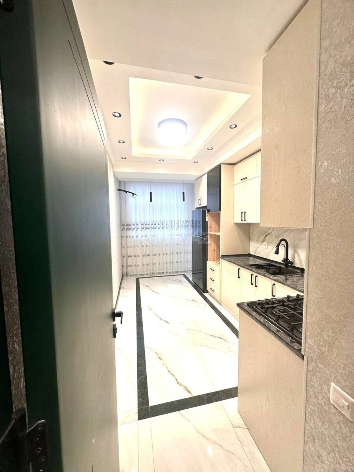 Kirayə verilir 2 otaqlı mənzil 75 m²