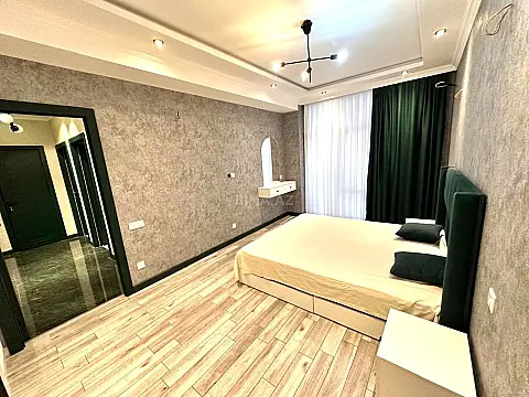 Kirayə verilir 2 otaqlı mənzil 75 m²