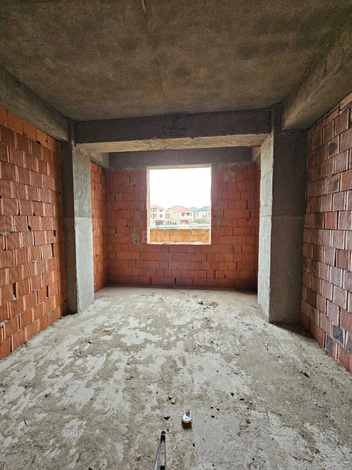 Satılır 1 otaqlı mənzil 35 m²