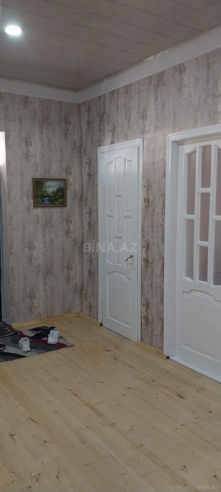 Satılır 12 otaqlı həyət evi 500 m²