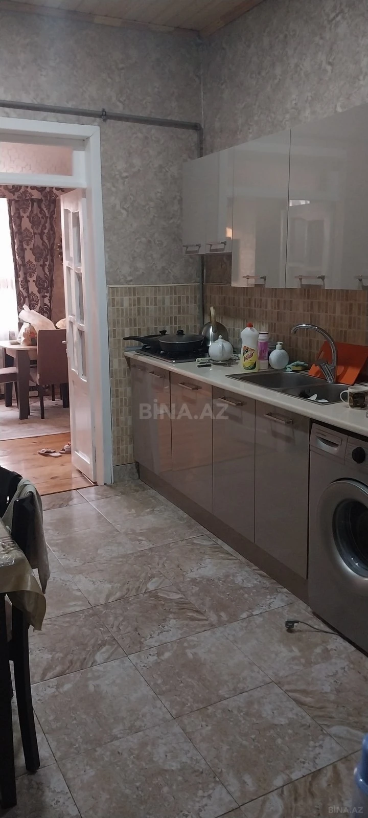 Satılır 12 otaqlı həyət evi 500 m²