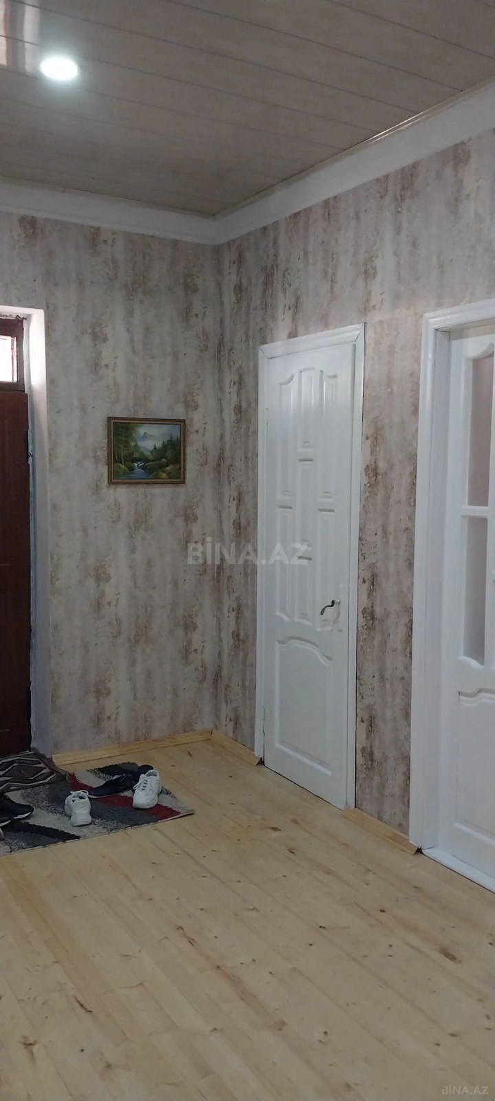 Satılır 12 otaqlı həyət evi 500 m²