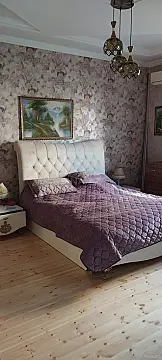 Satılır 12 otaqlı həyət evi 500 m²