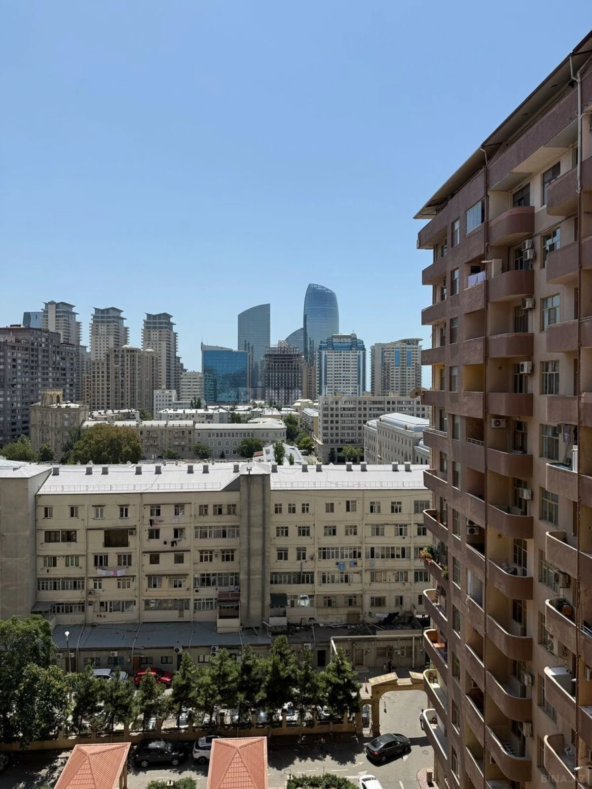 Kirayə verilir 2 otaqlı mənzil 110 m²