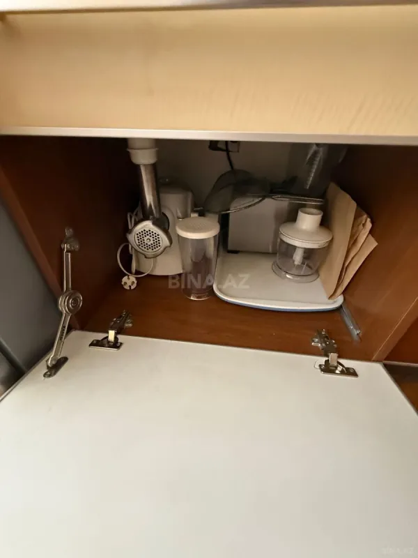 Kirayə verilir 2 otaqlı mənzil 110 m²