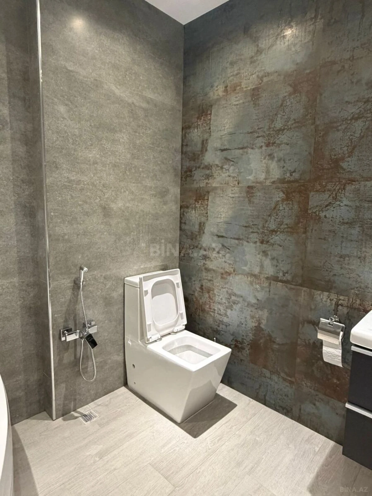 Kirayə verilir 2 otaqlı mənzil 85 m²