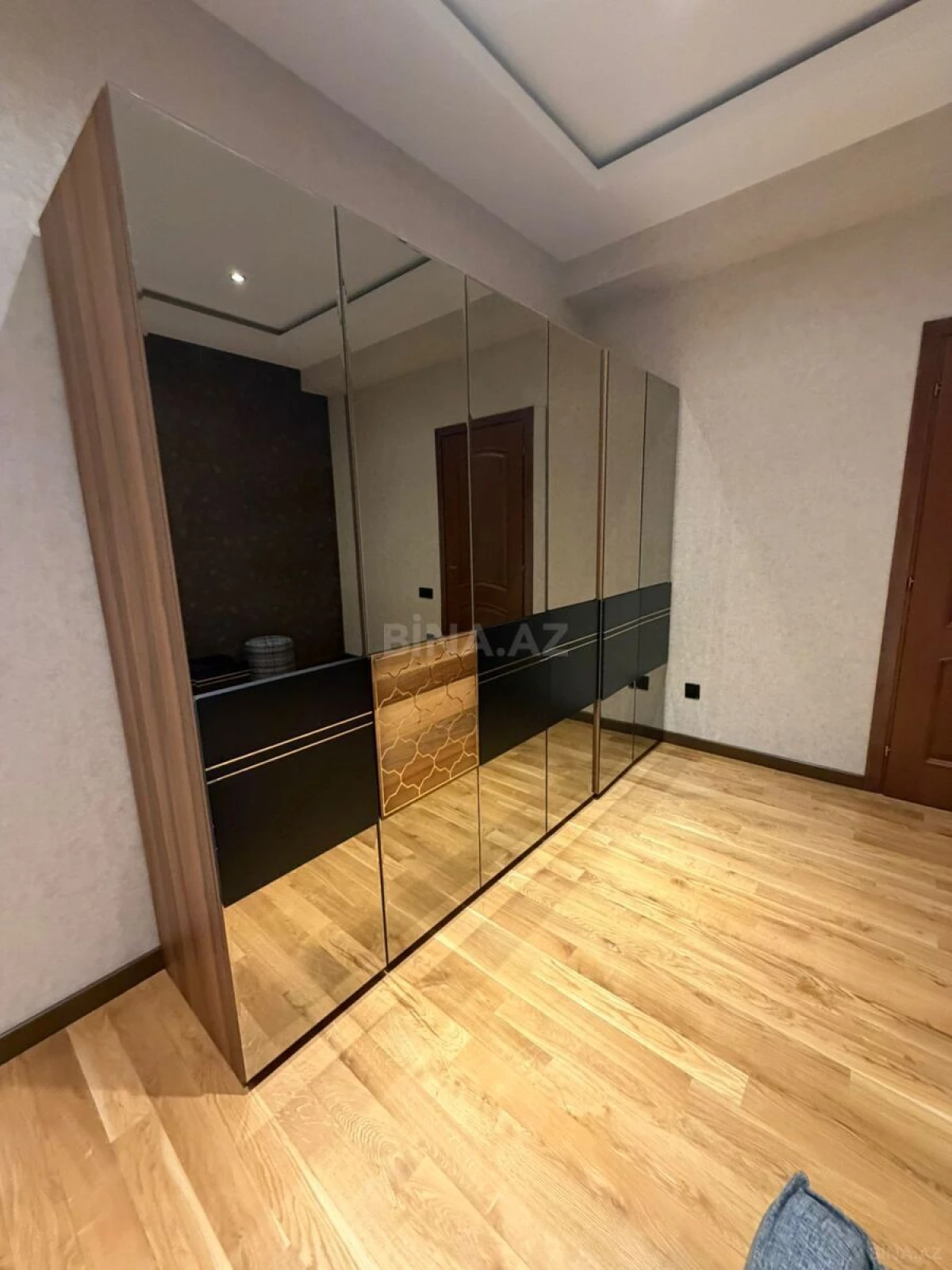Kirayə verilir 2 otaqlı mənzil 85 m²