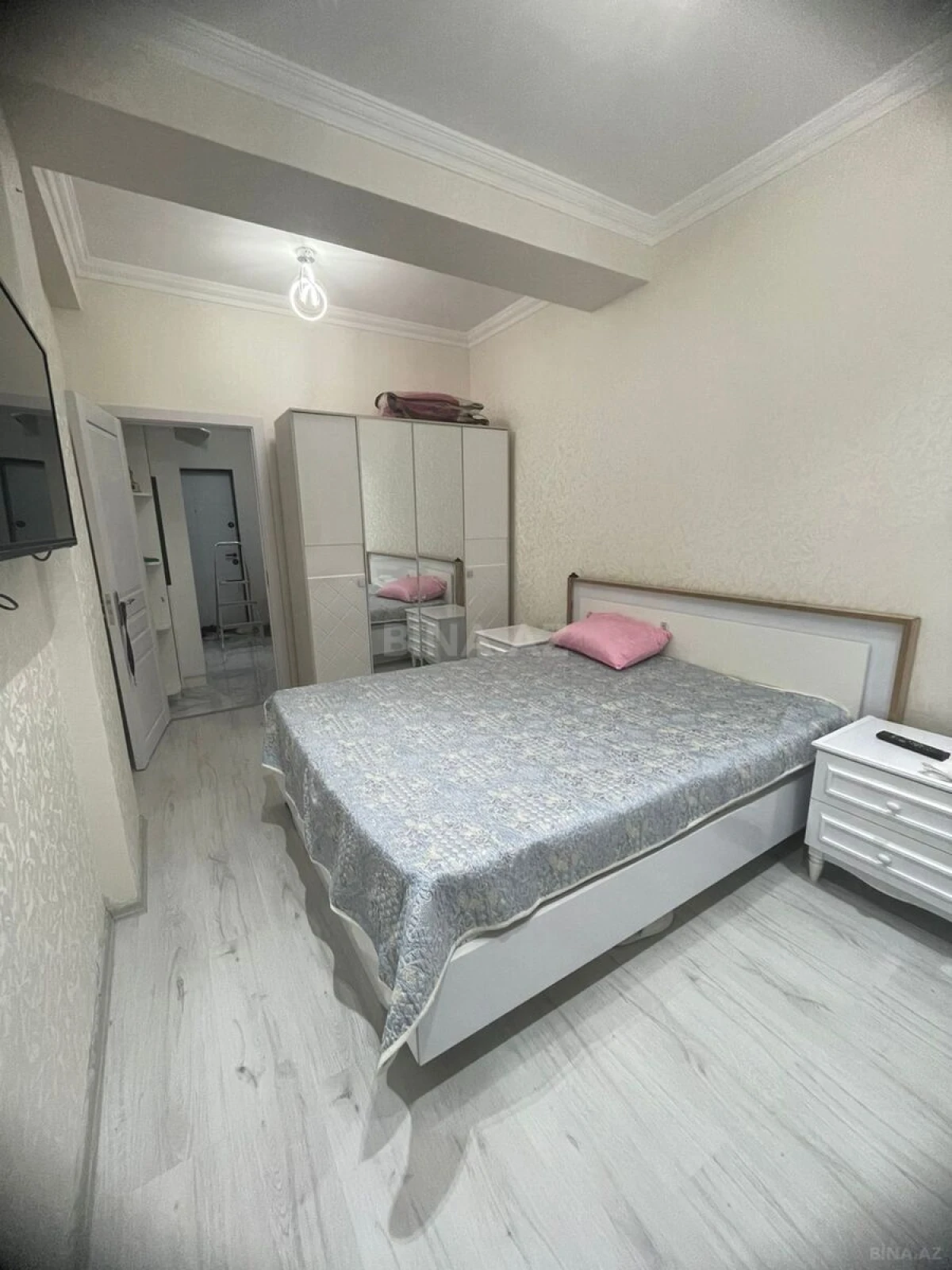 Kirayə verilir 2 otaqlı mənzil 65 m²
