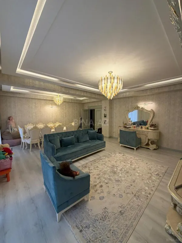 Kirayə verilir 4 otaqlı mənzil 170 m²