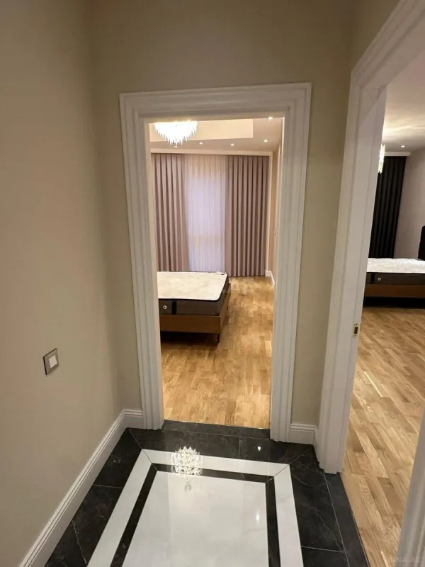 Kirayə verilir 4 otaqlı mənzil 165 m²