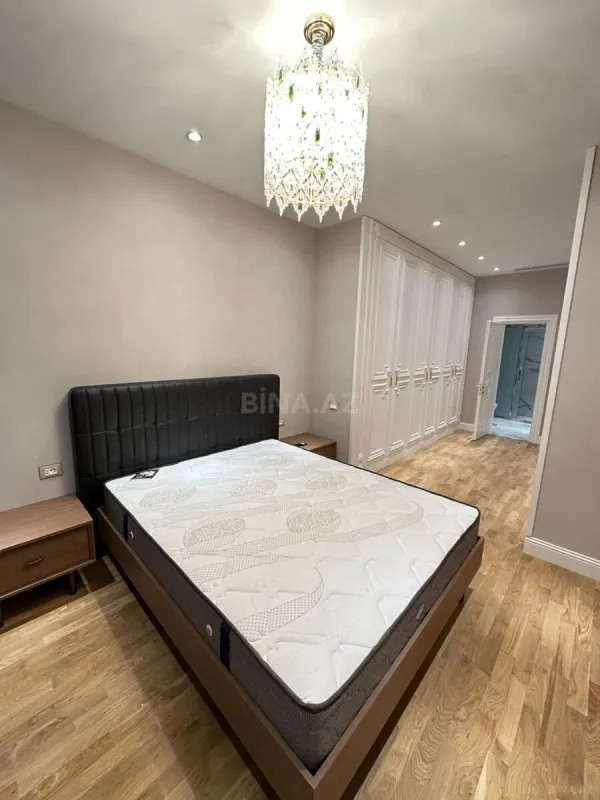 Kirayə verilir 4 otaqlı mənzil 165 m²