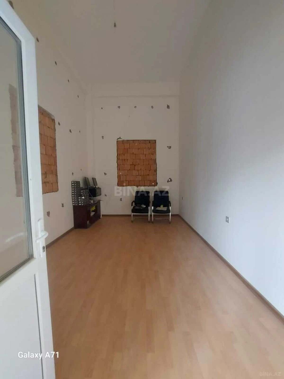 Satılır obyekt 204 m²