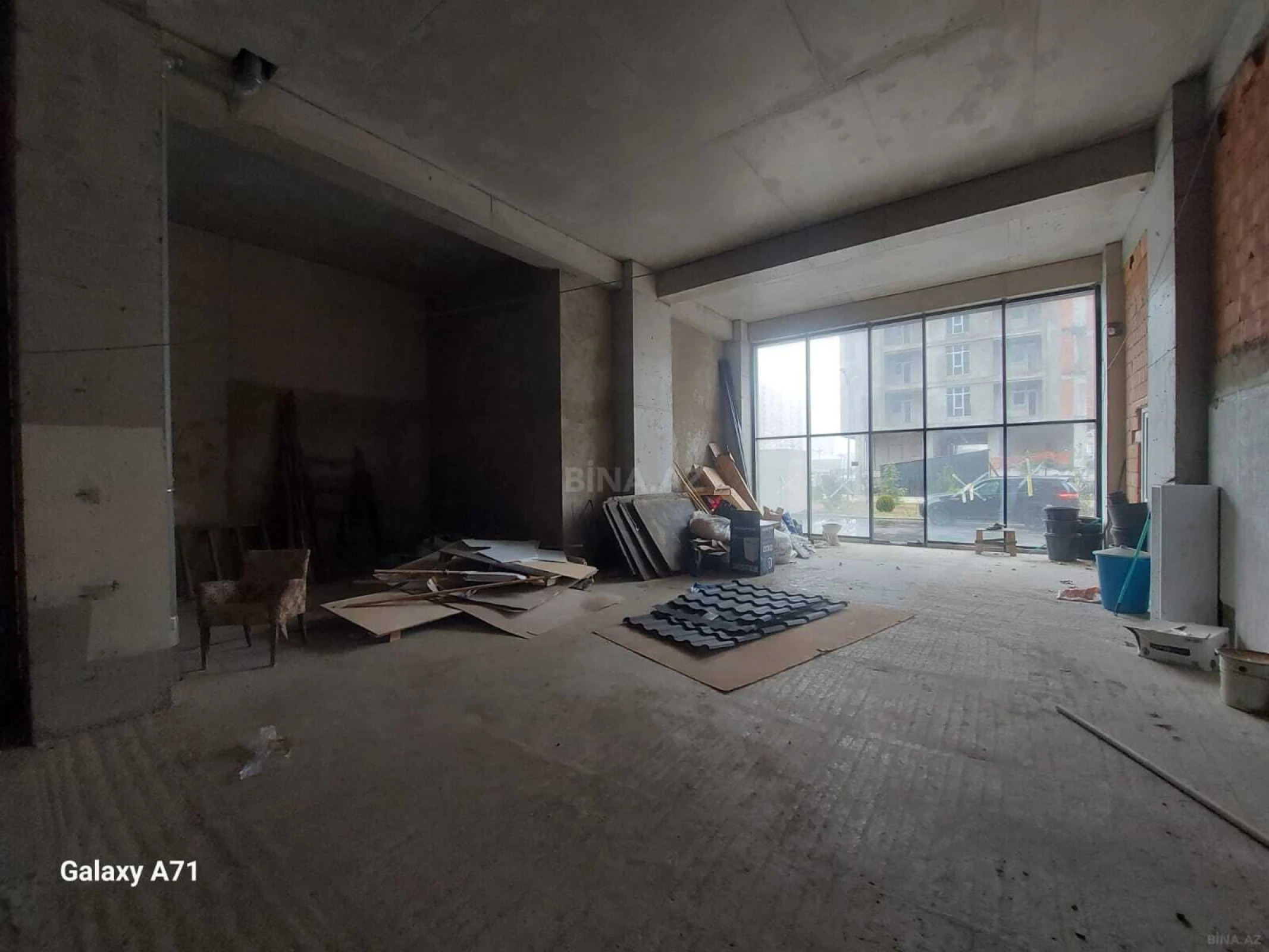 Satılır obyekt 204 m²