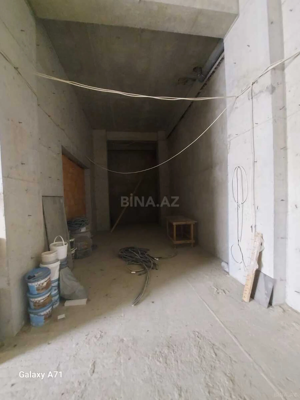 Satılır obyekt 204 m²