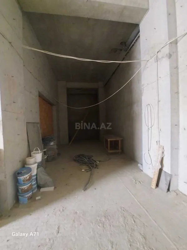 Satılır obyekt 204 m²