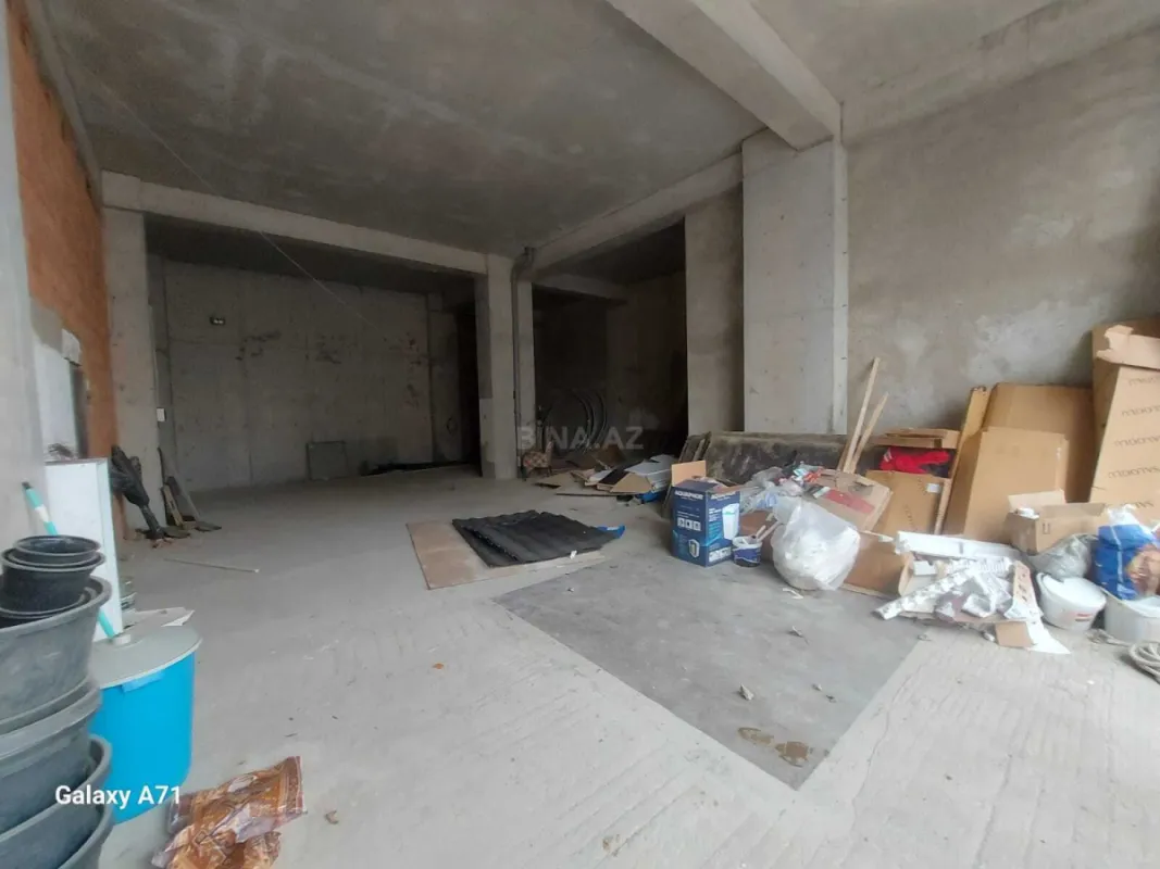 Satılır obyekt 204 m²