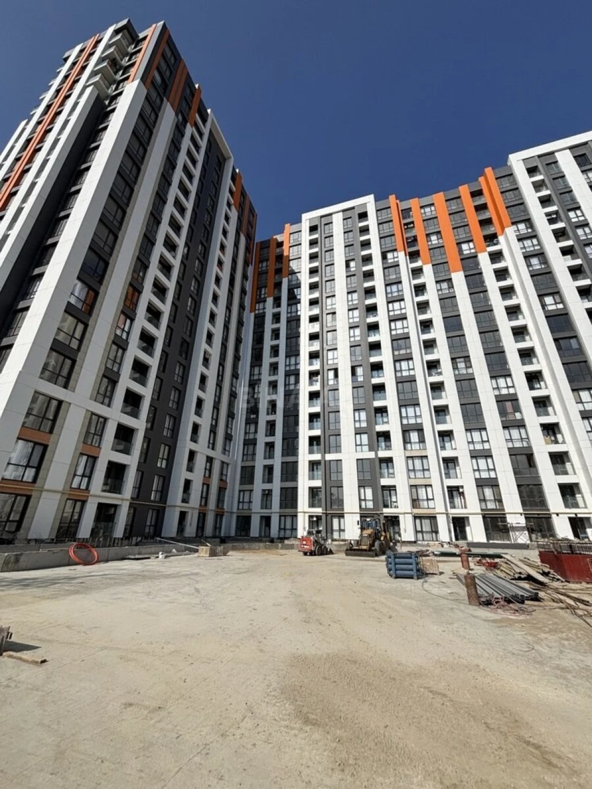 Satılır 2 otaqlı mənzil 60 m²