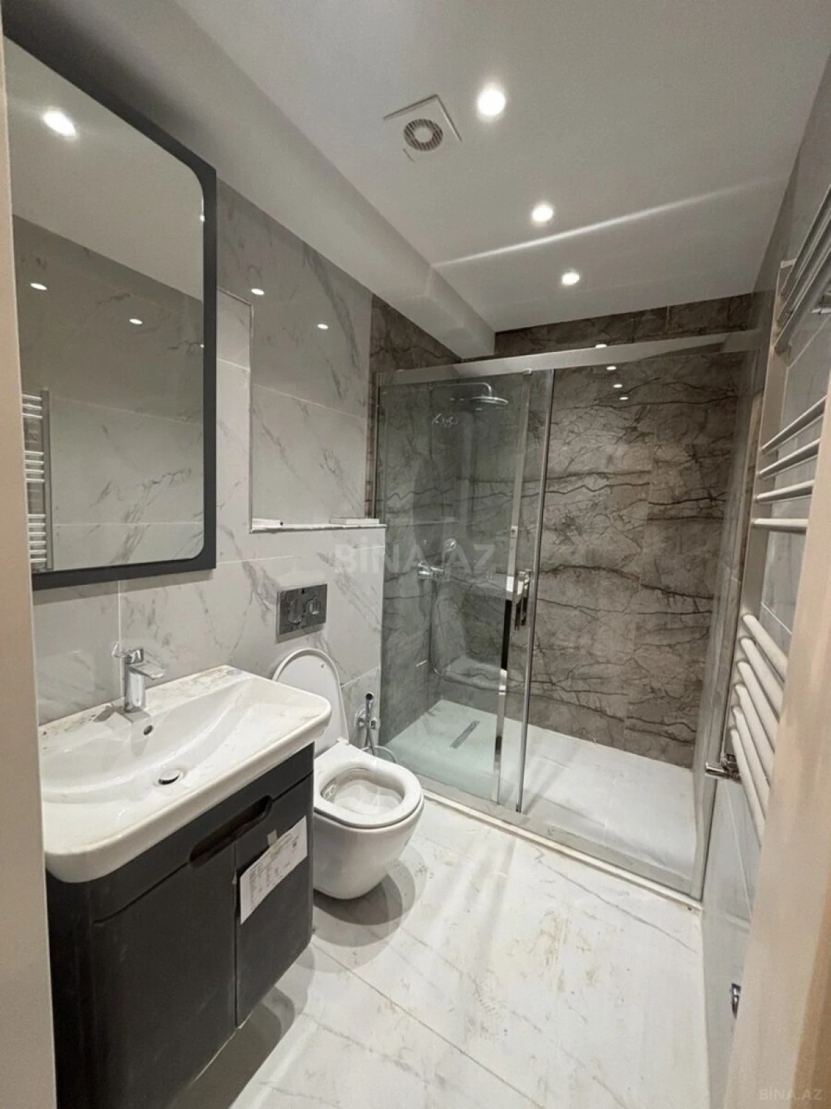 Satılır 2 otaqlı mənzil 60 m²