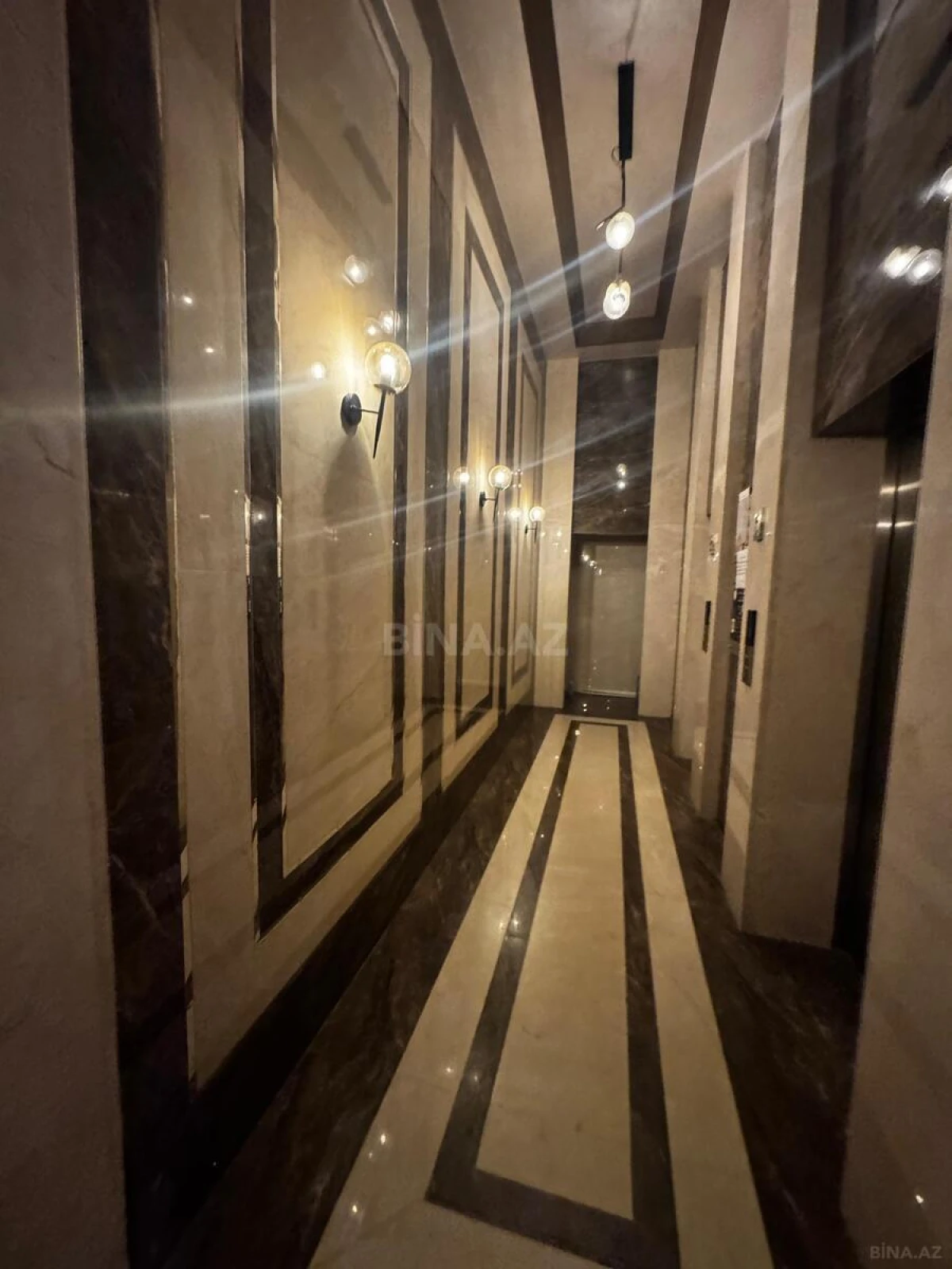 Satılır 3 otaqlı mənzil 125 m²