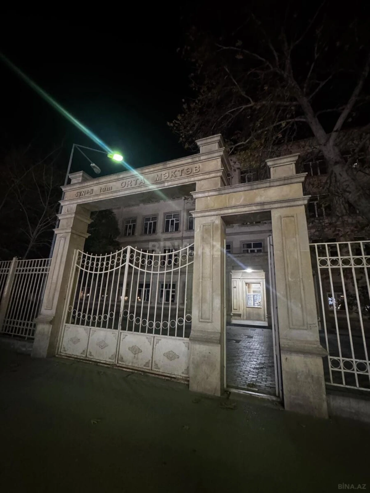 Satılır 3 otaqlı mənzil 125 m²