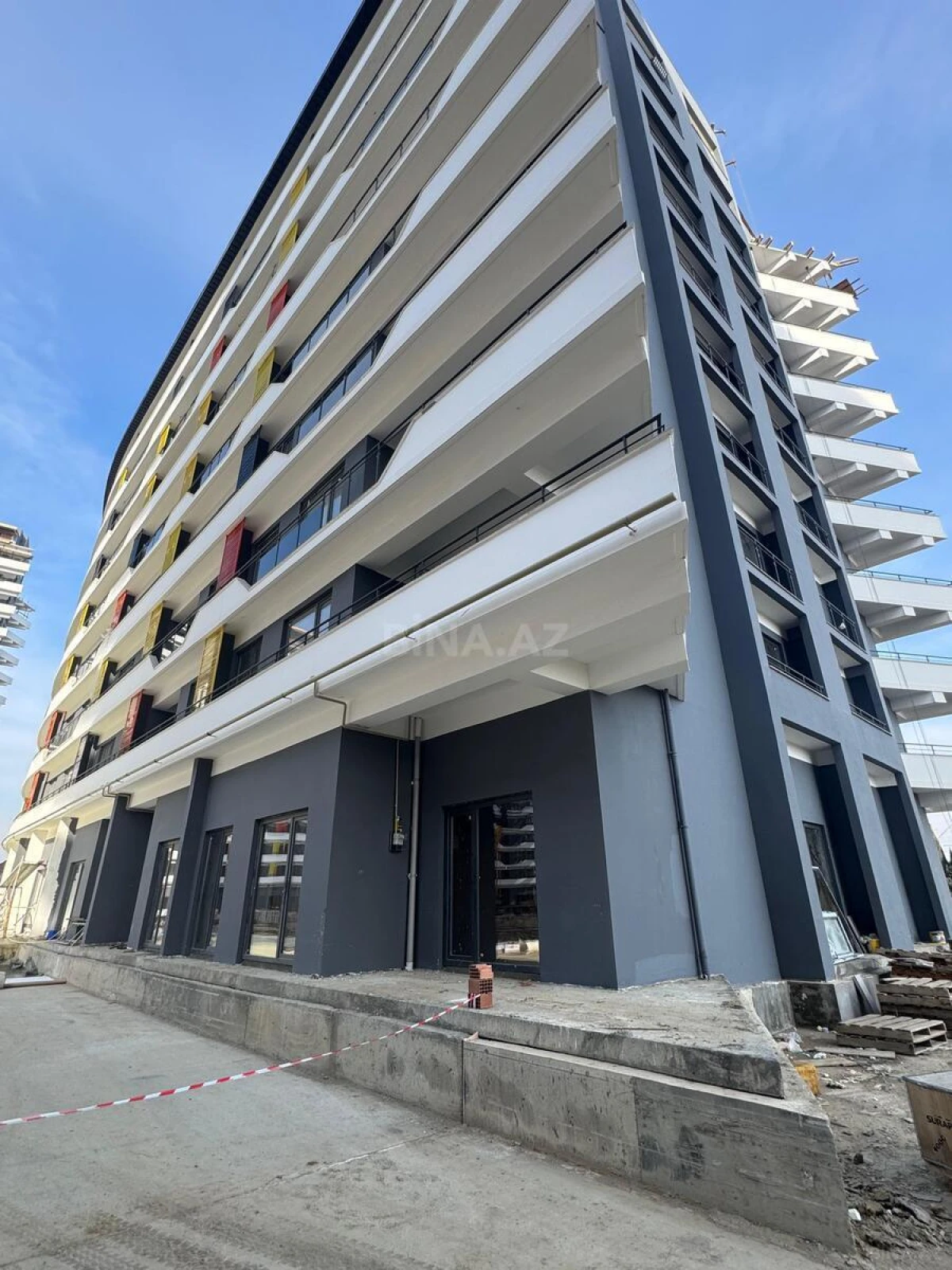 Satılır 2 otaqlı mənzil 92 m²