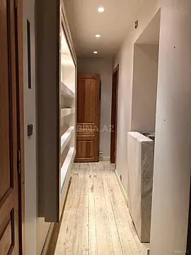 Satılır 8 otaqlı mənzil 400 m²