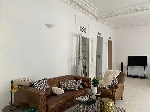 Satılır 8 otaqlı mənzil 400 m²
