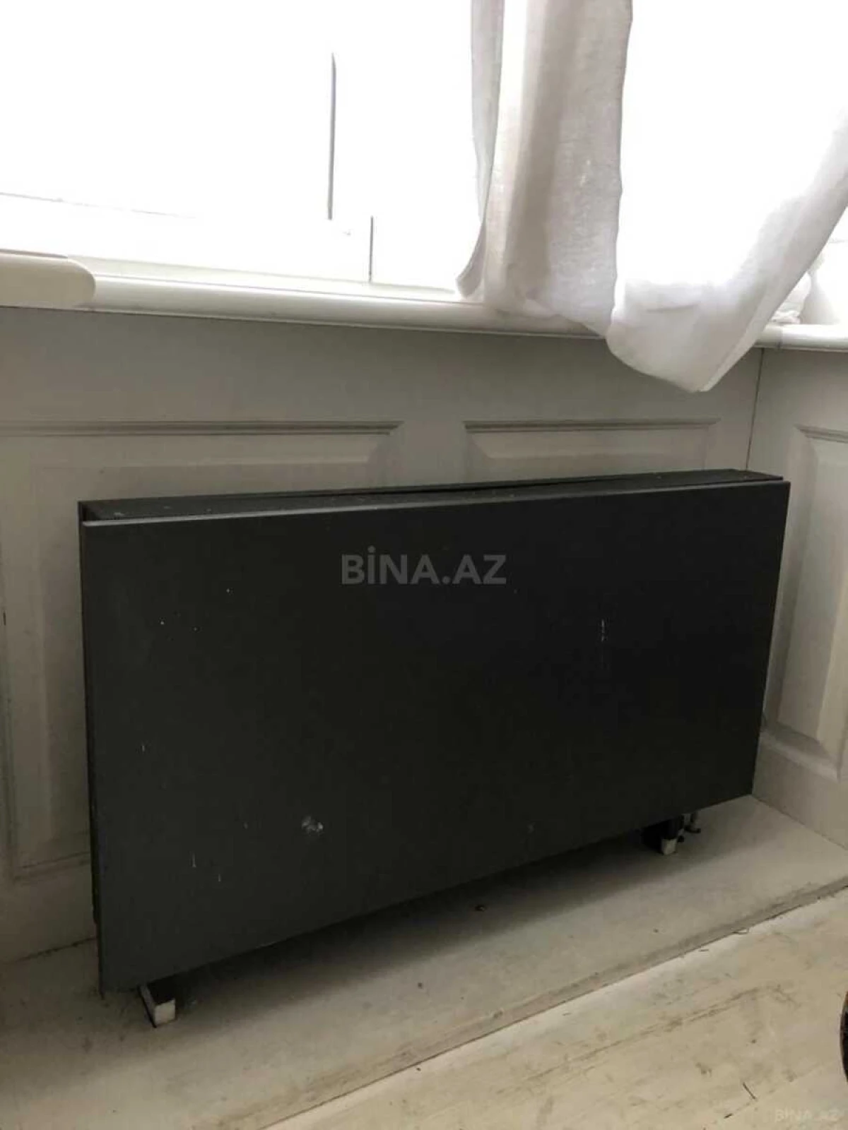 Satılır 8 otaqlı mənzil 400 m²