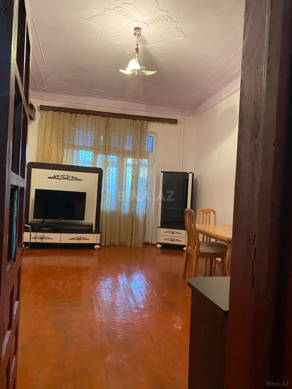 Kirayə verilir 2 otaqlı mənzil 60 m²
