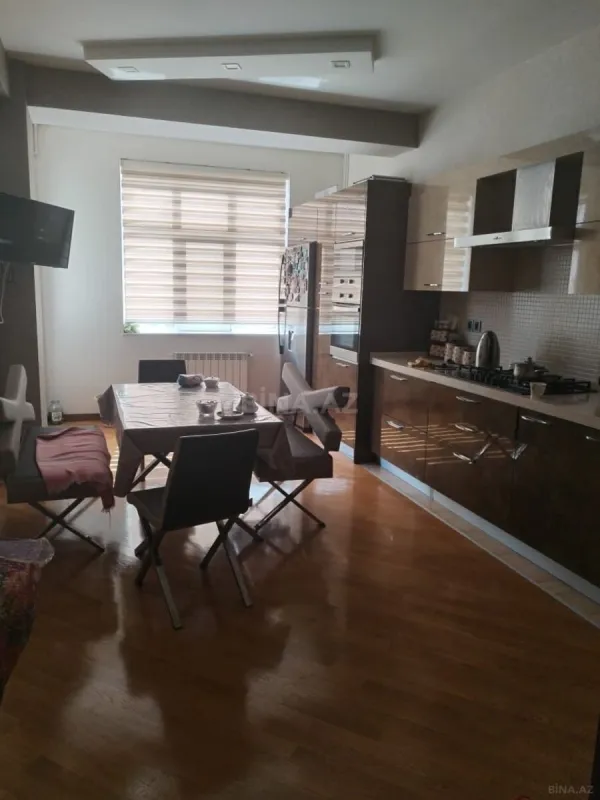 Kirayə verilir 3 otaqlı mənzil 127 m²