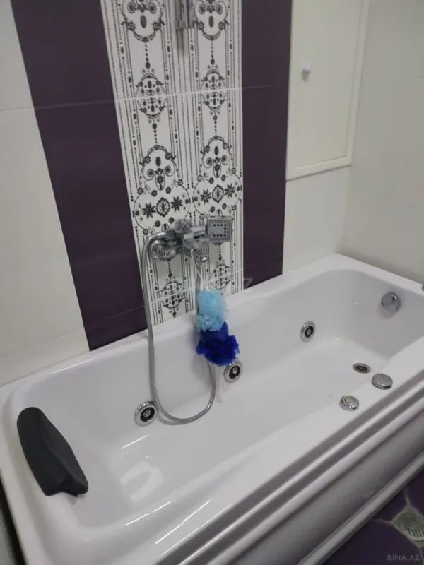 Kirayə verilir 3 otaqlı mənzil 127 m²