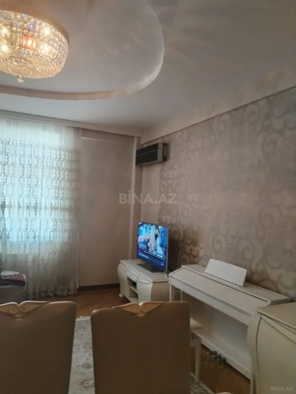 Kirayə verilir 3 otaqlı mənzil 127 m²