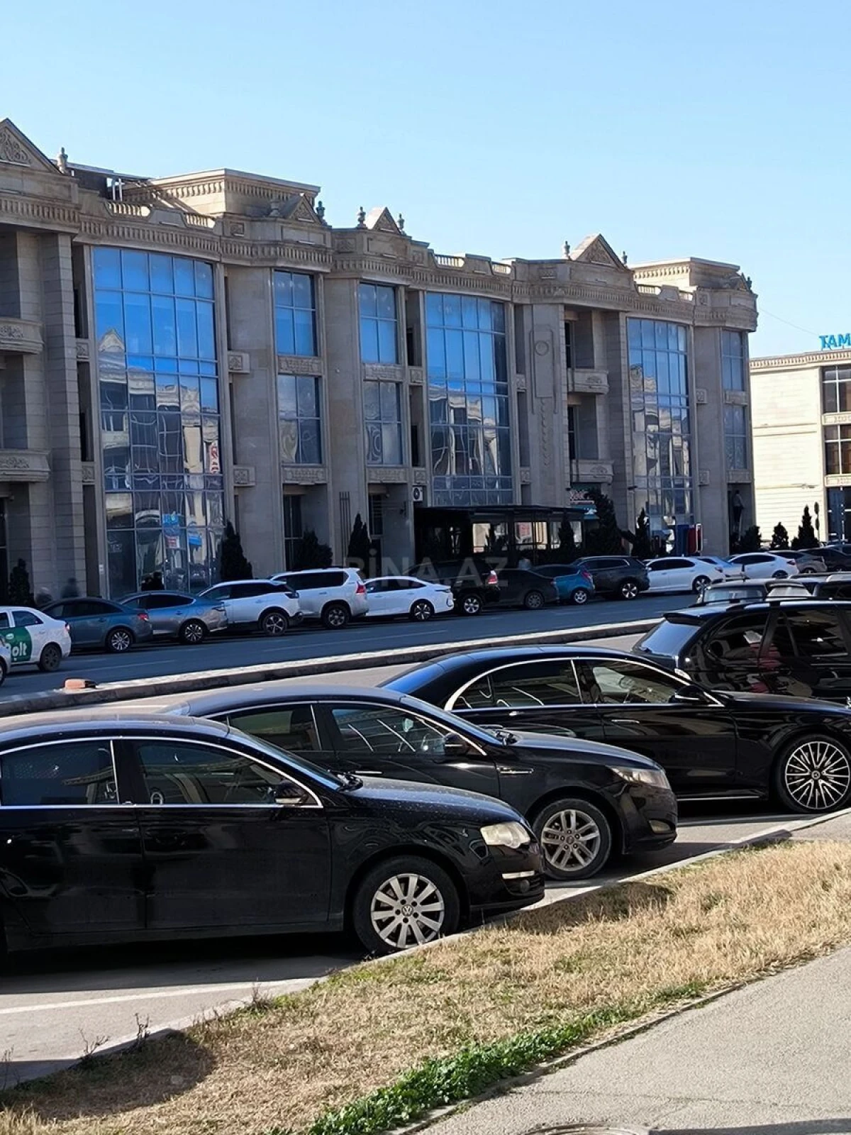 Kirayə verilir 4 otaqlı ofis 250 m²