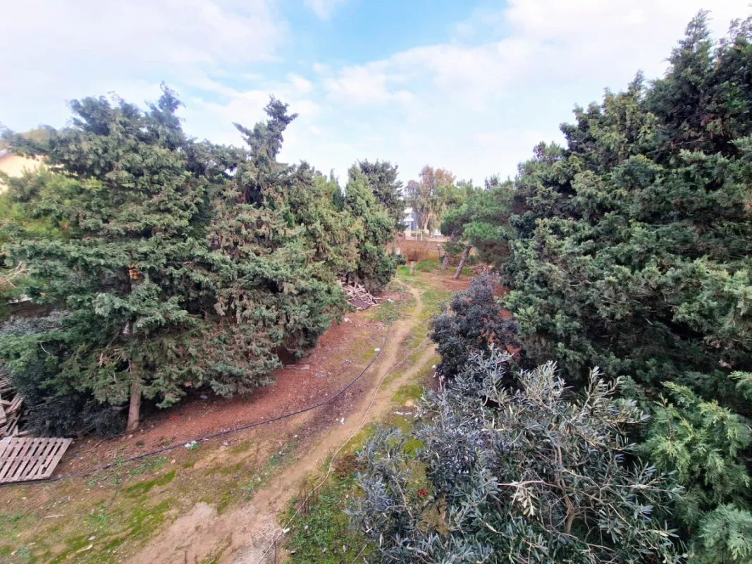 Satılır 9 otaqlı həyət evi 810 m²