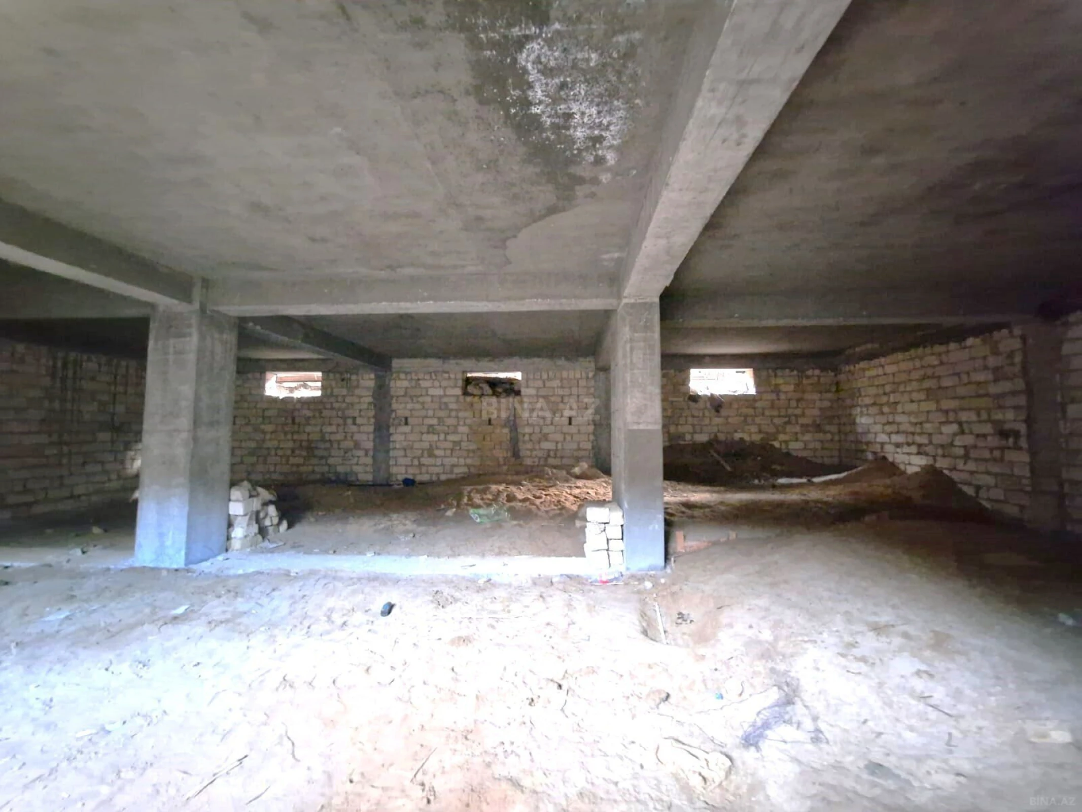 Satılır 9 otaqlı həyət evi 810 m²