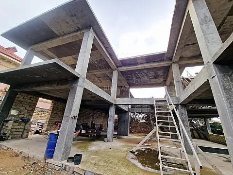 Satılır 9 otaqlı həyət evi 810 m²