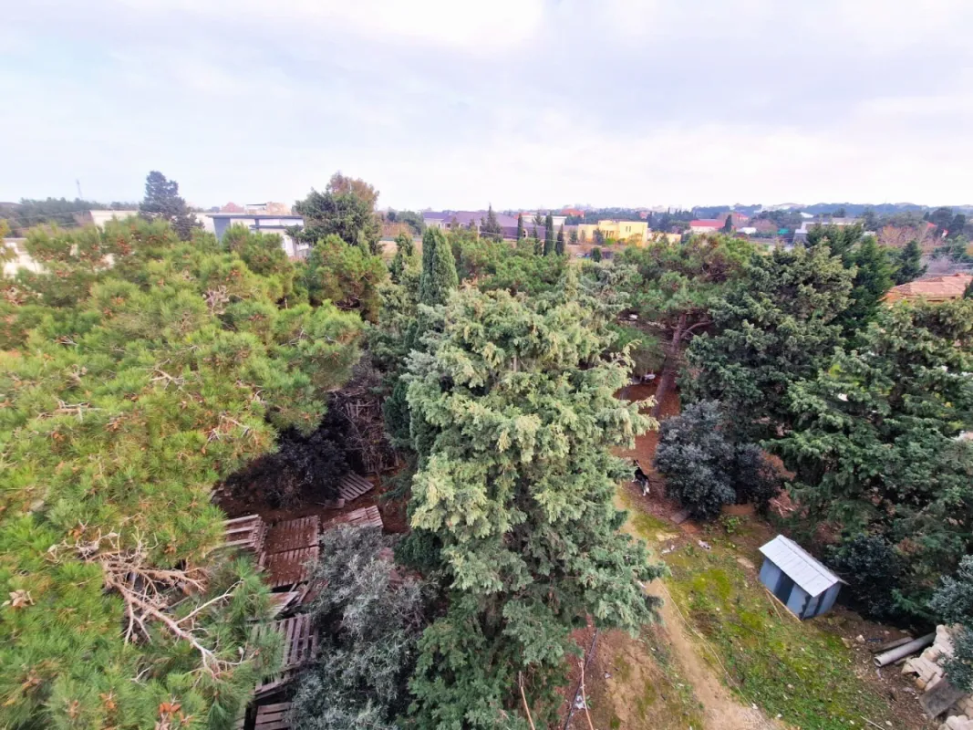 Satılır 9 otaqlı həyət evi 810 m²