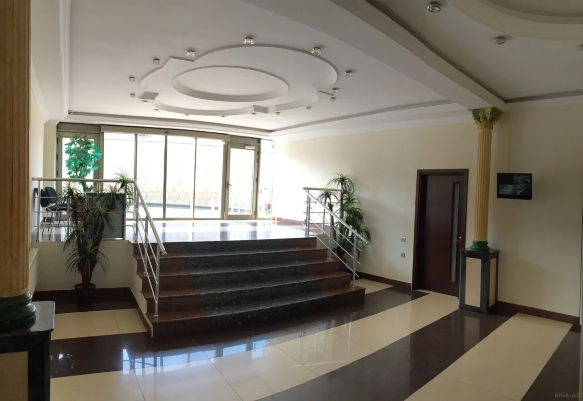 Kirayə verilir 20 otaqlı ofis 391 m²